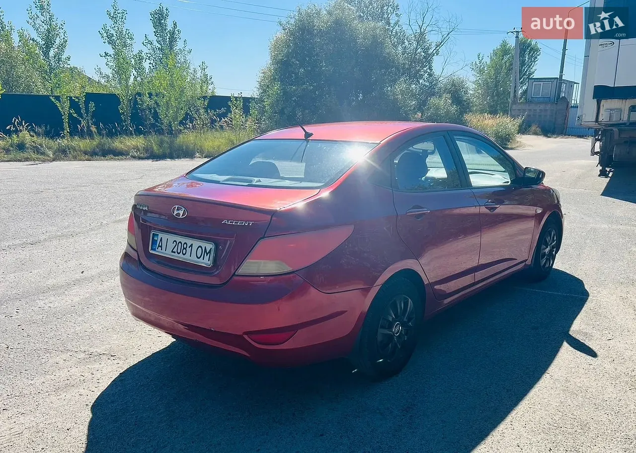 Hyundai Accent 2011 photo 3
