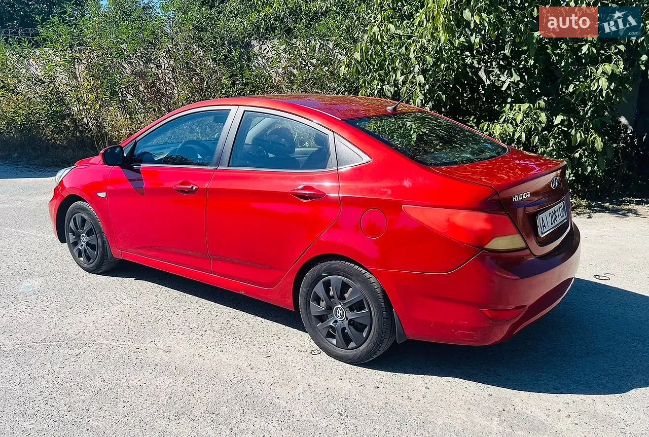 Hyundai Accent 2011 photo 4