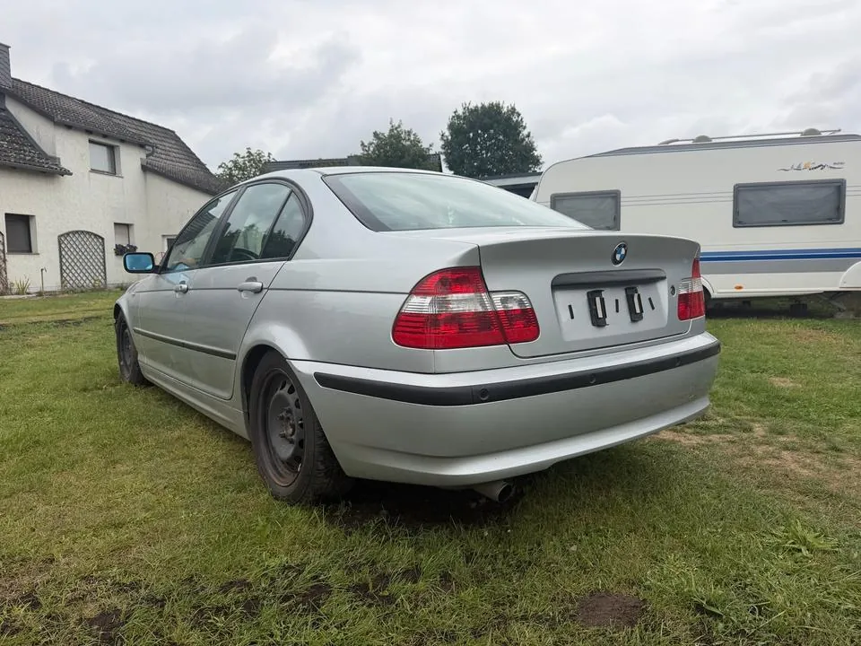 BMW 318I