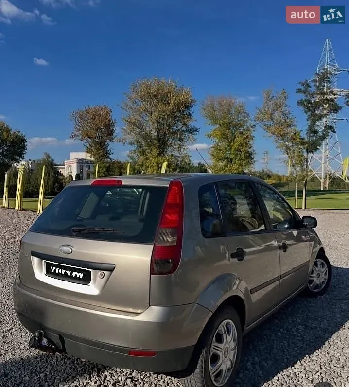 Ford Fiesta 2003 photo 4