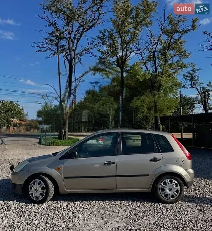Ford Fiesta 2003 photo 5