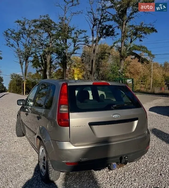 Ford Fiesta 2003 photo 3