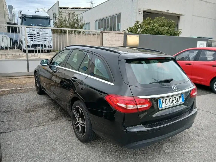 Mercedes-Benz C180 2016 photo 4