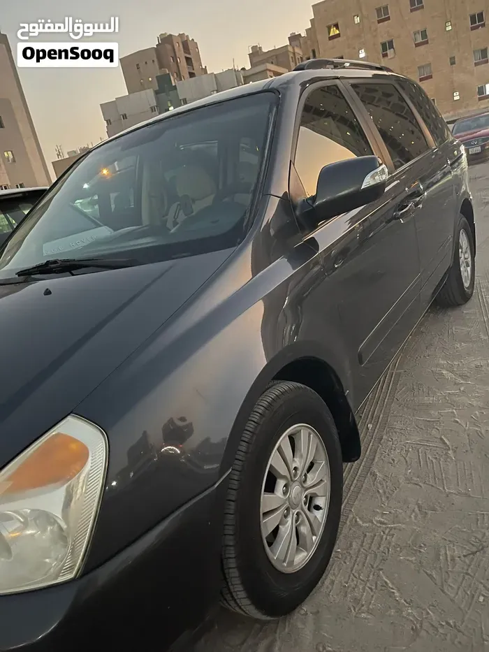Kia Carnival 2014 photo 5