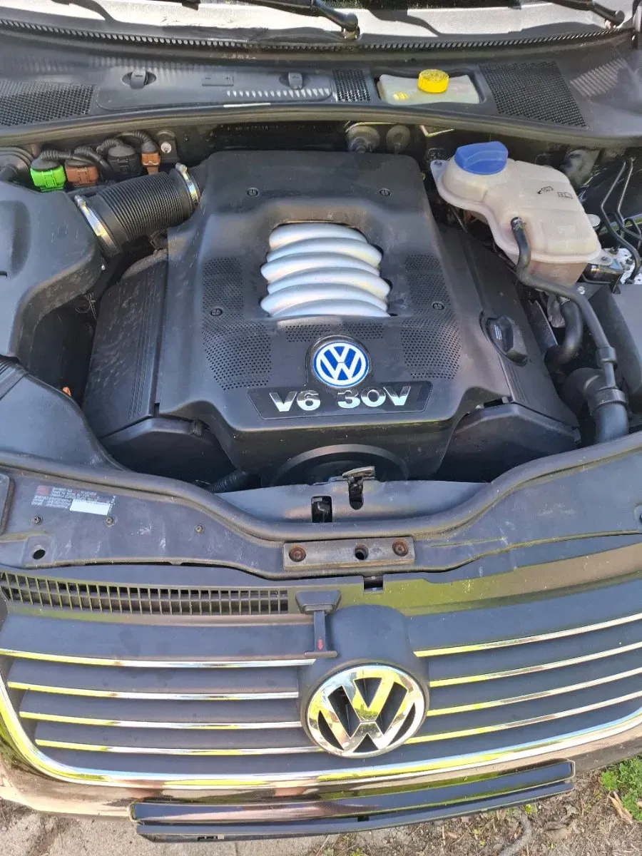 Volkswagen Passat 2001 photo 2