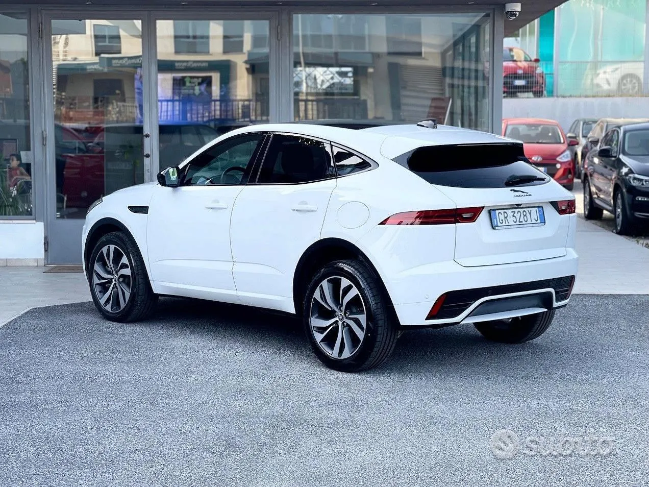 Jaguar E-Pace 2023 photo 4