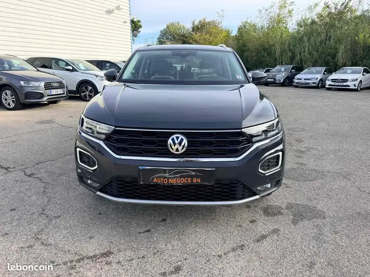 Volkswagen T-Roc 2020 photo 2