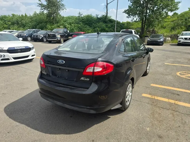 Ford Fiesta 2011 photo 5
