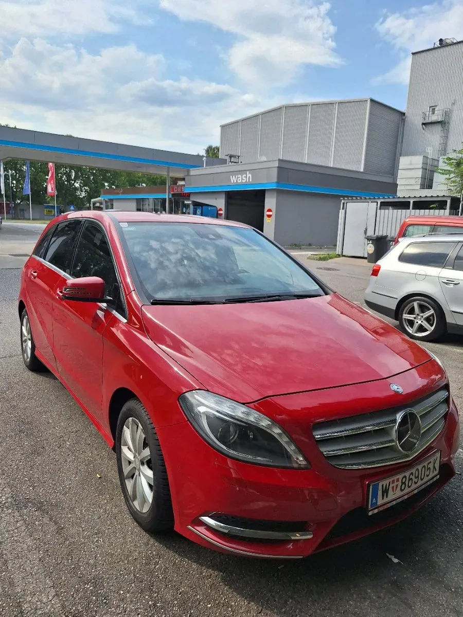 Mercedes-Benz B-Class 2013 photo 3