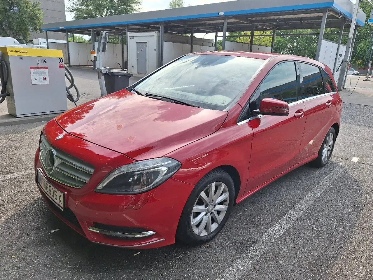 Mercedes-Benz B-Class 2013 photo 2