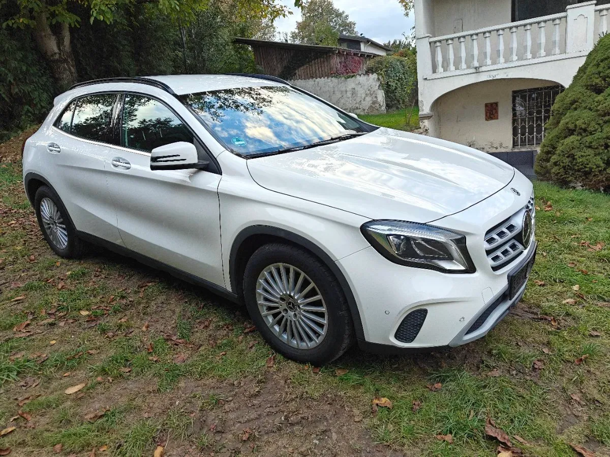 Mercedes-Benz Gla Class 2018 photo 3