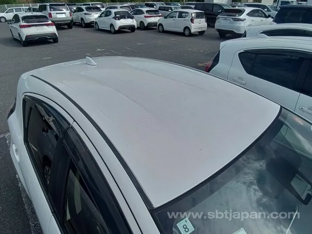 Toyota Aqua S 2017 photo 5