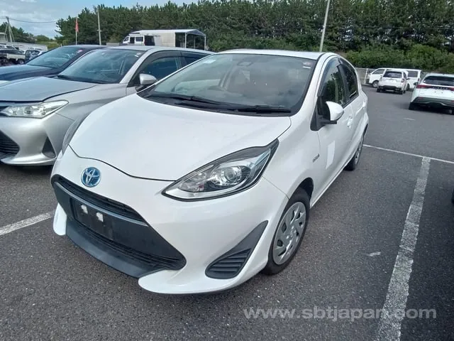 Toyota Aqua S 2017 photo 2