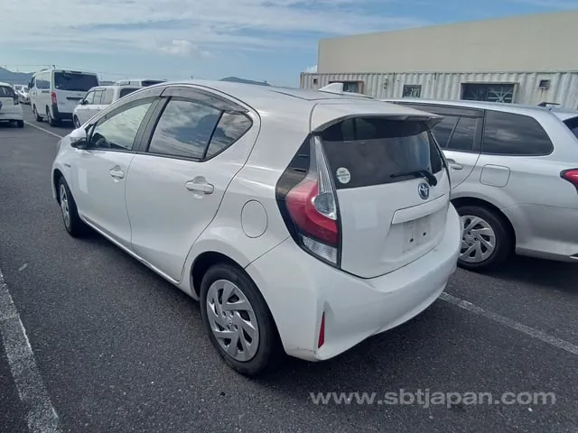 Toyota Aqua S 2017 photo 3