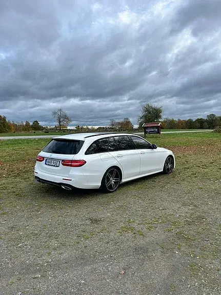 Mercedes-Benz E 220 2017 photo 2
