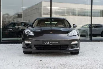 Porsche Panamera 2012 photo 2