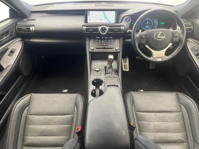 Lexus Rc300H 2019 photo 2