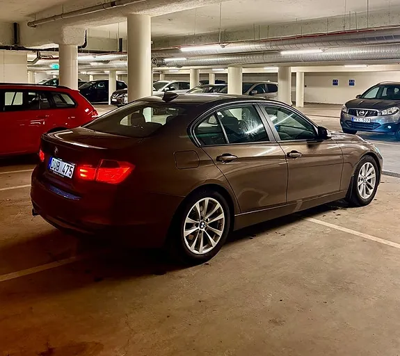 BMW 318D 2012 photo 3
