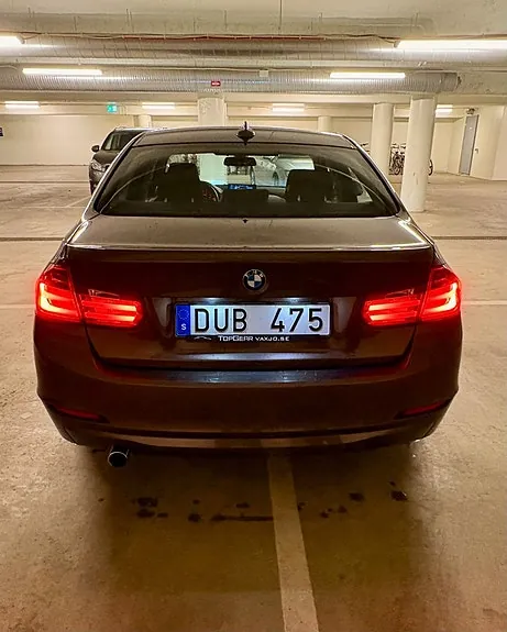 BMW 318D 2012 photo 4