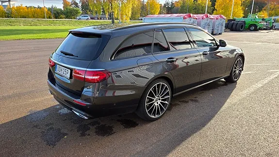 Mercedes-Benz E300 De 2021 photo 3