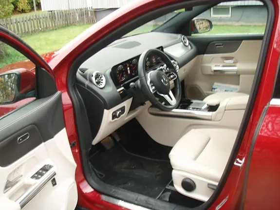 Mercedes-Benz Gla200 2023 photo 4