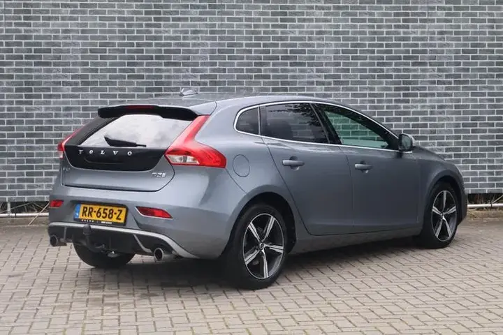 Volvo V40 2018 photo 2