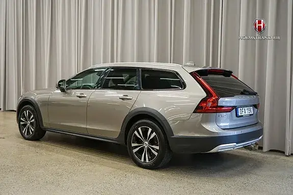 Volvo V90 Cross Country 2022 photo 3