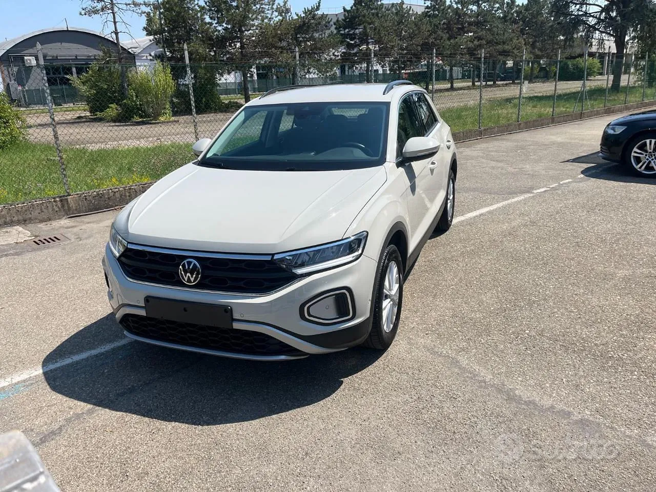 Volkswagen T-Roc 2024 photo 2