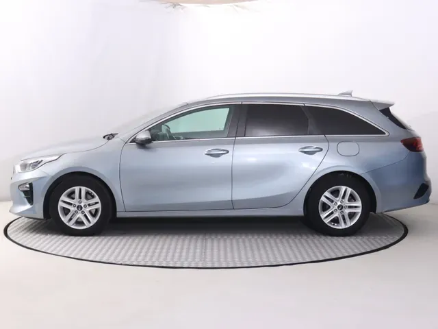 Kia Ceed Sw 2021 photo 2
