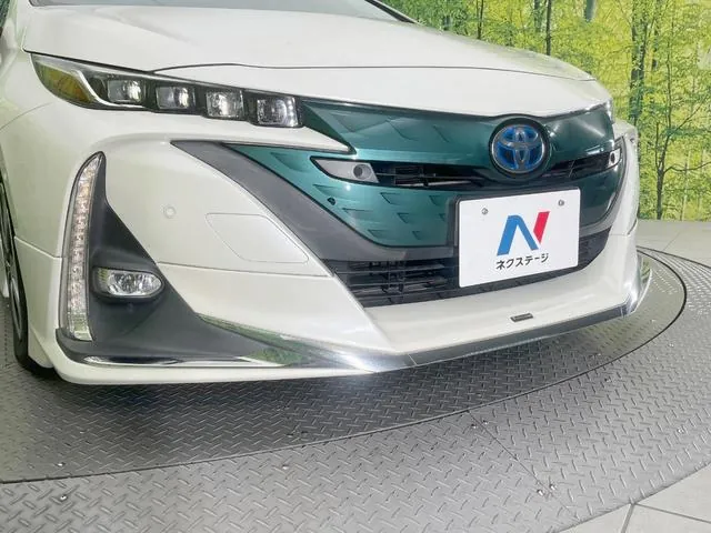 Toyota Prius Phv 2018 photo 3