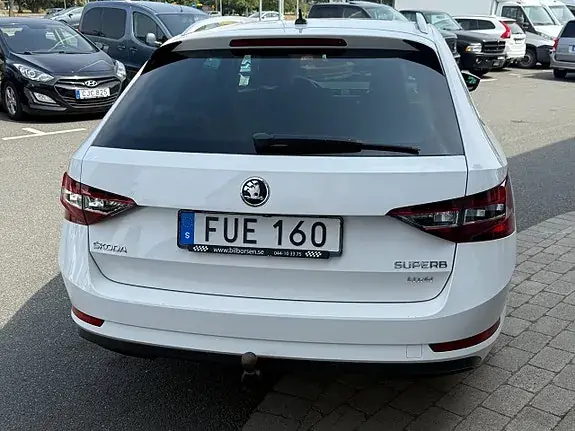 Skoda Superb 2017 photo 5