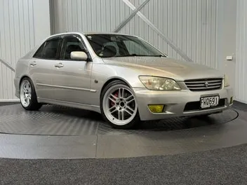 Toyota Altezza 2000 photo 2