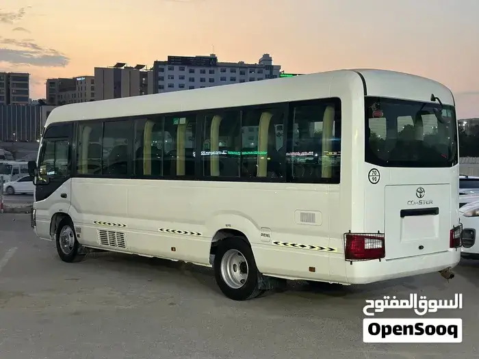 Toyota Hiace 2023 photo 3