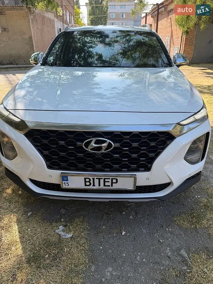 Hyundai Santa Fe 2018 photo 2