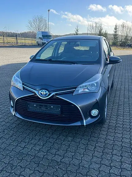 Toyota Yaris 2016 photo 2