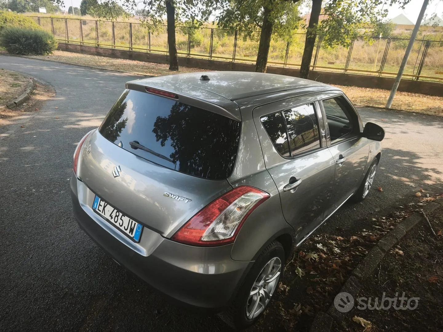 Suzuki Swift 2011 photo 5