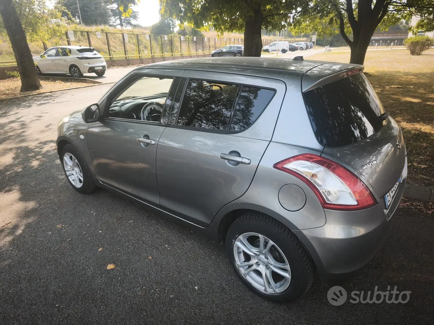 Suzuki Swift 2011 photo 4