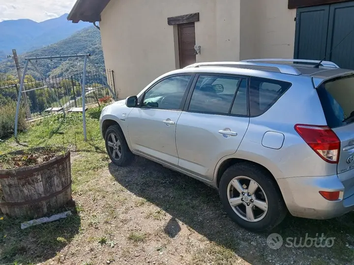 Toyota Rav4 2007 photo 2
