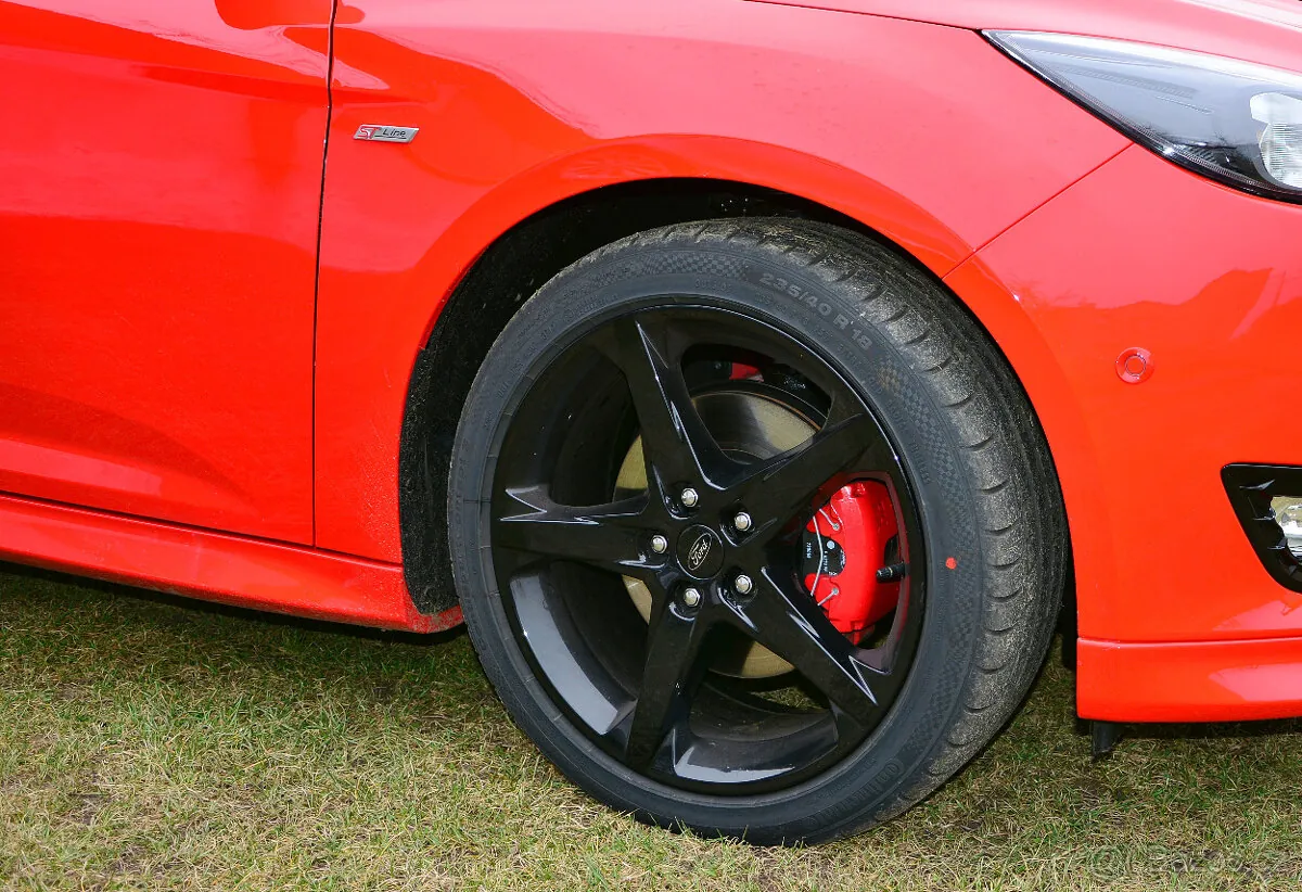 Ford Focus photo 2