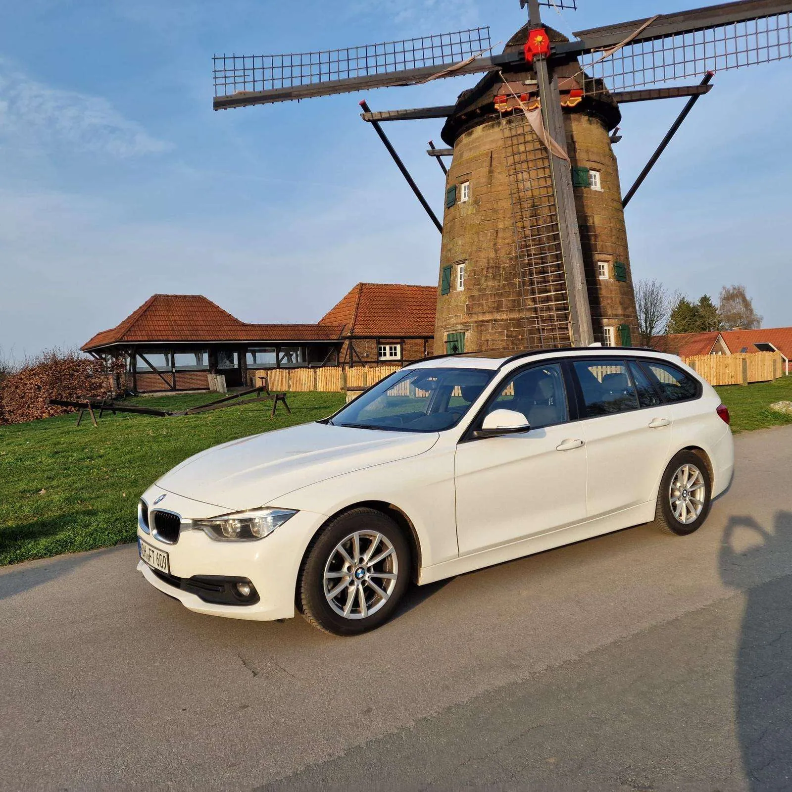 BMW 3 Series 2018 photo 5
