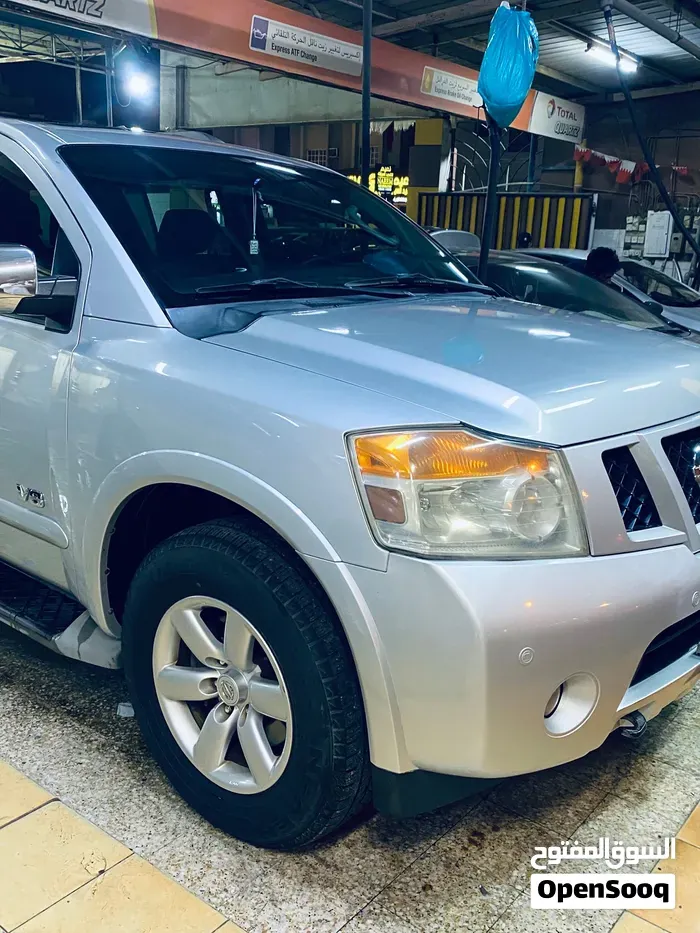 Nissan Armada 2012 photo 2