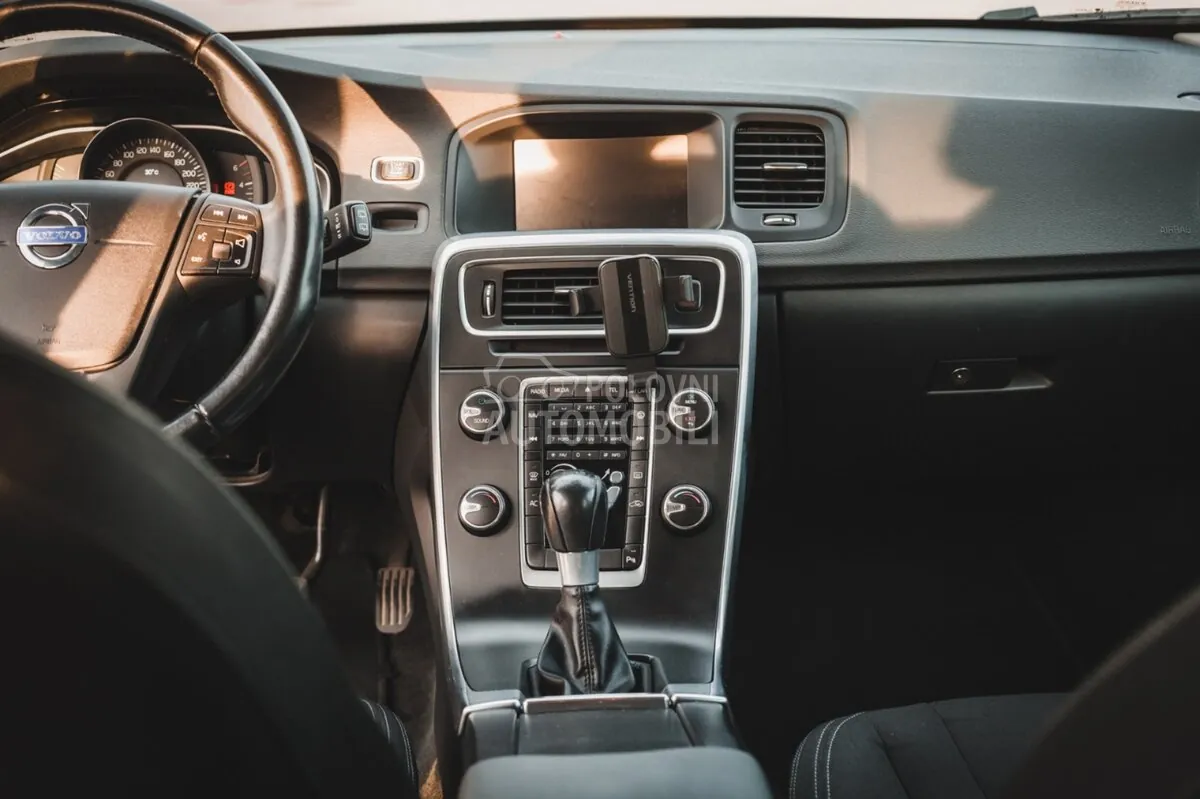 Volvo V60 2014 photo 4