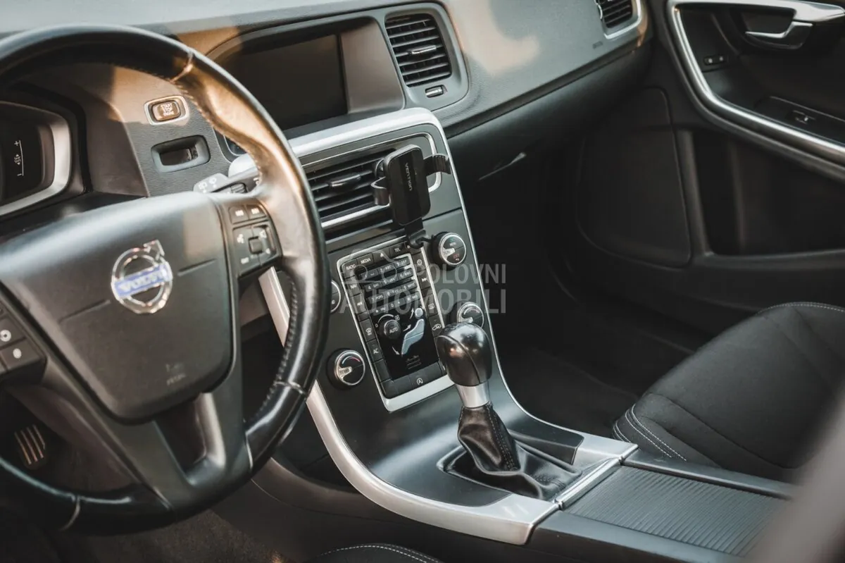 Volvo V60 2014 photo 2