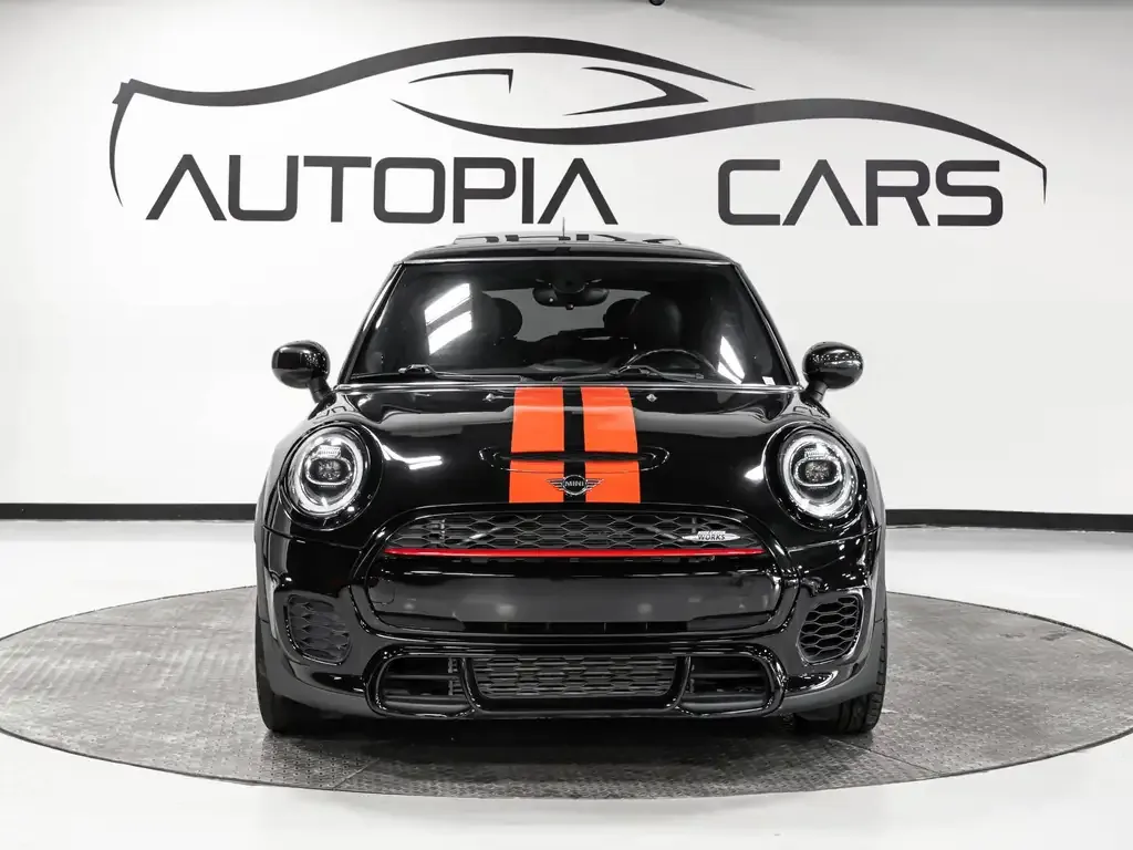 Mini 3 Door 2020 photo 2