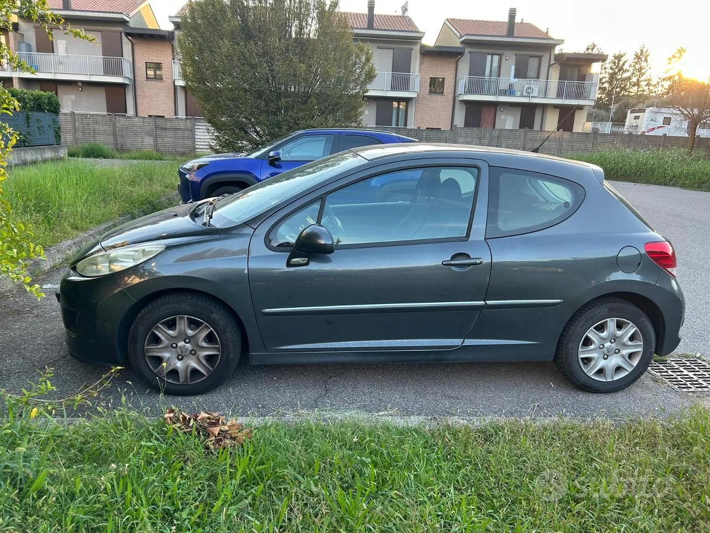 Peugeot 207 2012 photo 2
