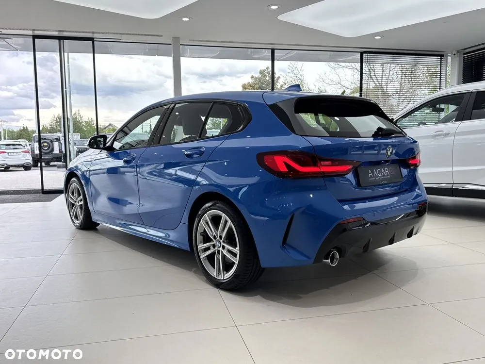 BMW Seria 1 2023 photo 2