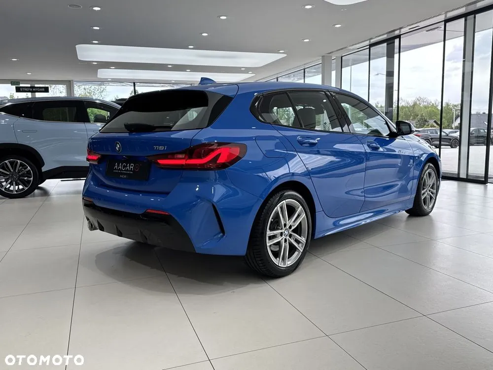 BMW Seria 1 2023 photo 4