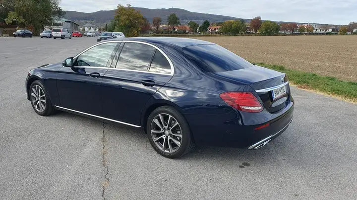 Mercedes-Benz E-Class 2017 photo 2