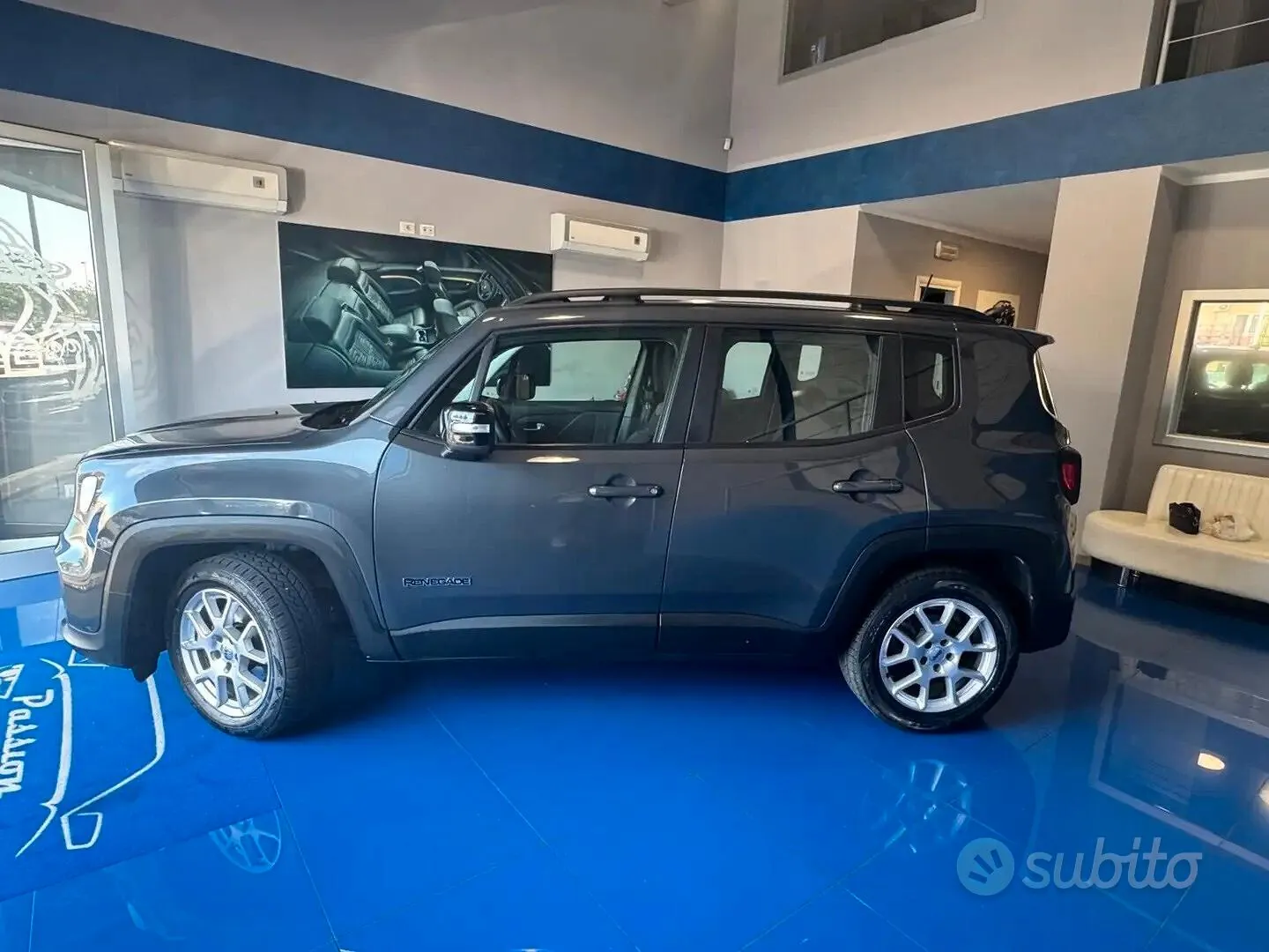Jeep Renegade 2023 photo 2
