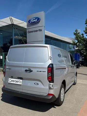 Ford Transit Custom 2025 photo 3